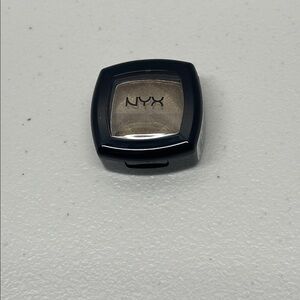 NYX Singke Eyeshadow. ES106, Golden Dune